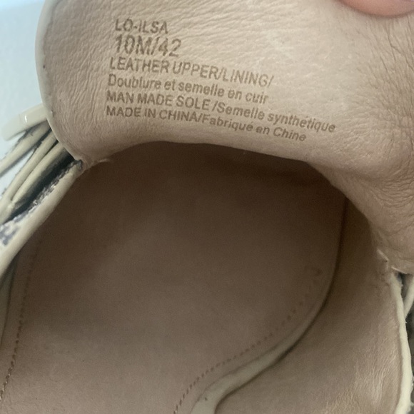 Brand new never worn .. Completely sold out online at  The Bay - Picture 6 of 7